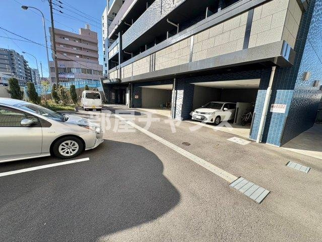 エステムコート名古屋グロースの駐車場