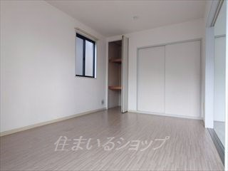 広島市安佐北区亀山南２丁目のアパートの寝室