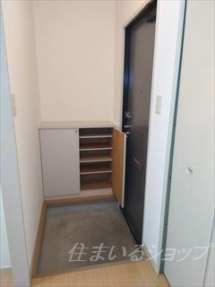 広島市安佐北区亀山南２丁目のアパートの玄関|シューズボックス