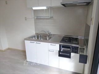 広島市安佐北区亀山南２丁目のアパートのキッチン|２口ガスコンロ付きシステムキッチン新品です