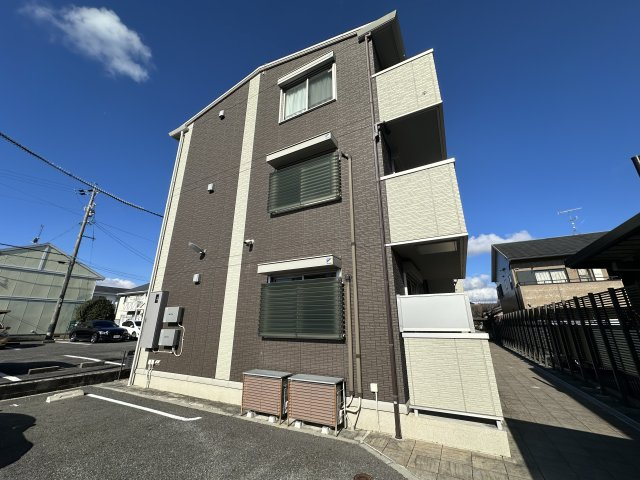 ファミール カルミアの外観