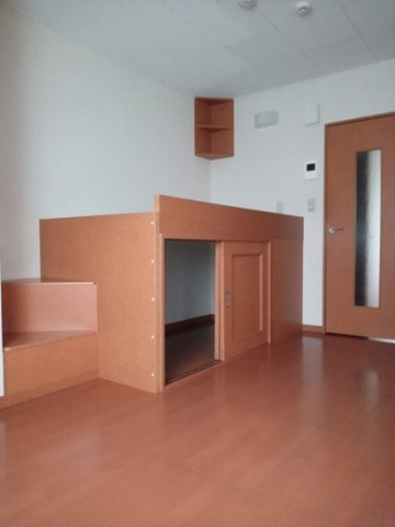 レオパレス日之出の居間・リビング