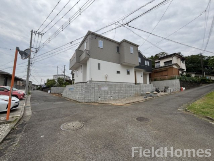 伊勢原市八幡台1丁目新築戸建て　2期2号棟の前面道路含む現地写真|前面道路含む現地写真です。