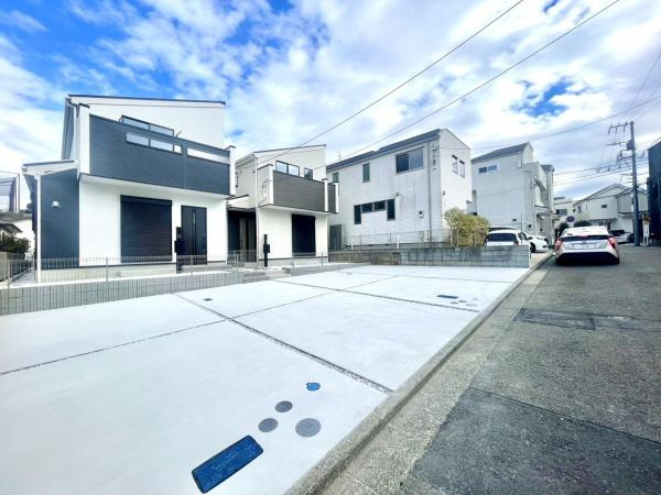 横浜市磯子区洋光台６丁目の新築一戸建の外観|堂々と完成しました！いつでもご案内可能です！
お車でご自宅まで送迎承ります。