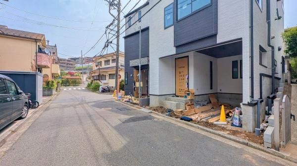 横浜市神奈川区西寺尾４丁目の新築一戸建の前面道路含む現地写真|周辺環境も合わせてご案内させて頂きます！
お気軽にお問い合わせ下さい！