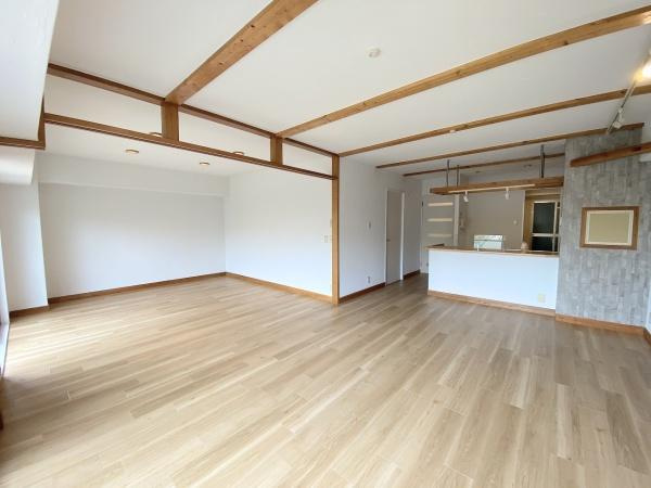 【居間・リビング】 | パームスクエアジェームス山