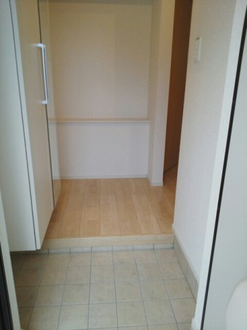 シェーン・プラッツの玄関|収納もある玄関です