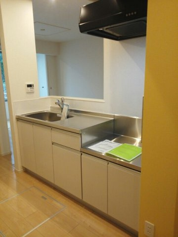 シェーン・プラッツのキッチン|コンパクトなキッチンで掃除もラクラク