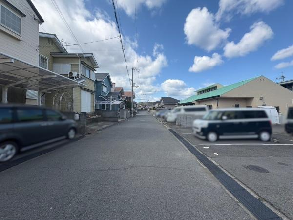 プレンティ木ノ本1＆2（2棟）の前面道路含む現地写真