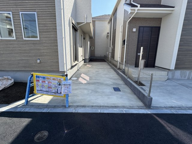 松戸市新松戸南１丁目新築戸建【馬橋北小学校：6分】の駐車場|A号棟駐車スペース・縦列２台駐車可