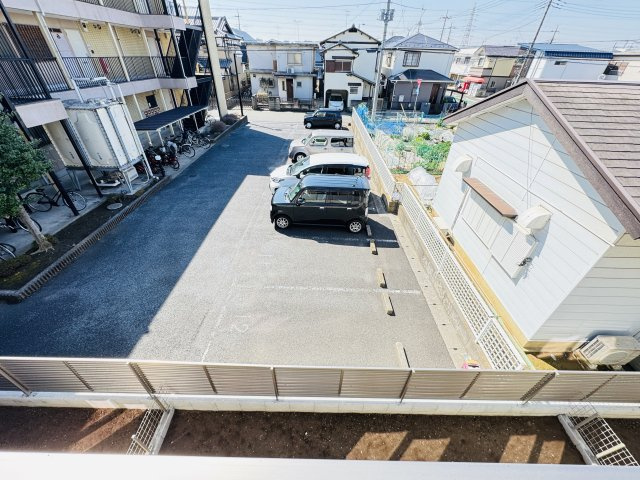 松戸市新松戸南１丁目新築戸建【馬橋北小学校：6分】の展望|バルコニーより道路側眺望南側眺望・南側隣地駐車場につき日当たり良好♪