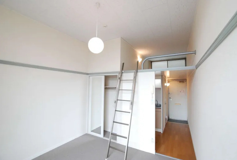 レオパレス峰の坂の居間・リビング