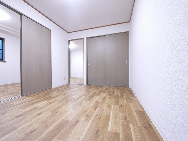 サンフィットラブリーⅡの洋室