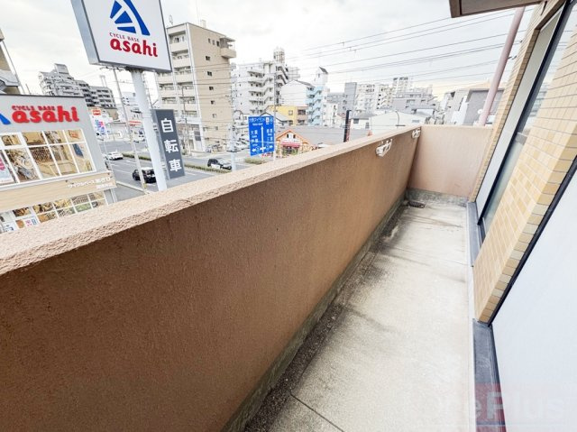 ヤマネビルのバルコニー