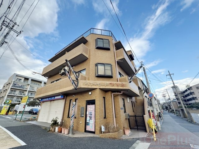 ヤマネビルの外観