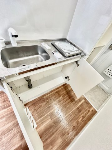 江坂ガーデンハイツのキッチン|キッチン下収納