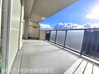 【バルコニー】 | ラヴェニール宝塚中山台ドゥジェーム | バルコニーは西向きです♪日当たり良好です！広いバルコニーでたくさんのお洗濯物も一度で干せます！！