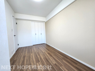 【洋室】 | ラヴェニール宝塚中山台ドゥジェーム | 玄関横の洋室6帖です♪室内はリフォーム済み！いつでもご覧いただけます！お気軽にネクストホープ不動産販売までお問い合わせを！！