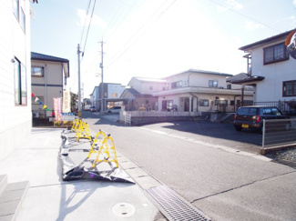 【前面道路含む現地写真】
