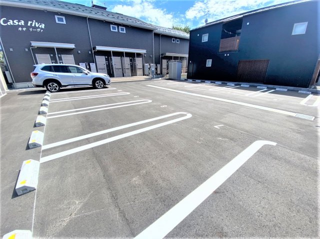 Casa・riva（カサ・リーヴァ）の駐車場