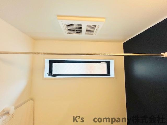 茅ヶ崎市南湖4丁目　新築戸建の設備|長雨の続く時期のお洗濯物の悩みを解消できる浴室乾燥機付き◇