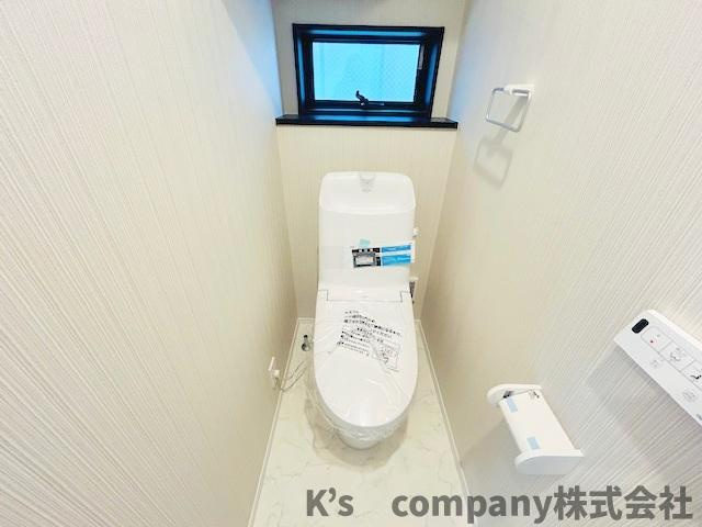 茅ヶ崎市南湖4丁目　新築戸建のトイレ|換気のしやすい窓付きのトイレ◇清潔感のあるトイレです☆