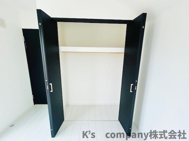 茅ヶ崎市南湖4丁目　新築戸建の収納|洋室5.3帖の収納スペース◇