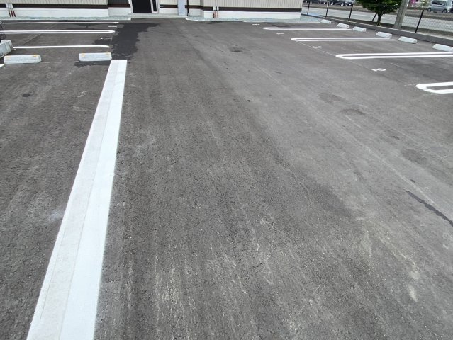 D-ROOM盛岡本宮　A棟の駐車場