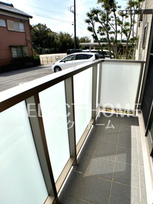 【バルコニー】 | キアラ | 暖かな日差しのふりそそぐバルコニー