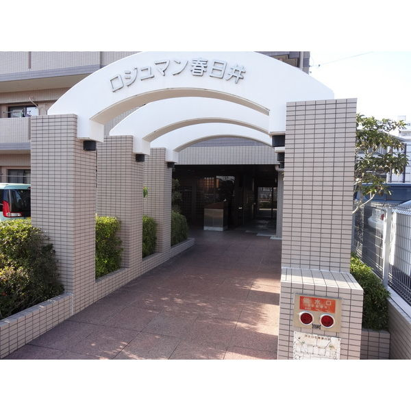 ロジュマン春日井のエントランス