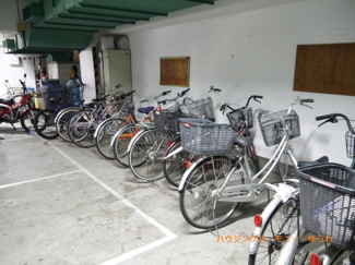 【その他共用部分】 | 敷地内に駐輪場有ります。