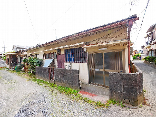 川上町貸家の外観