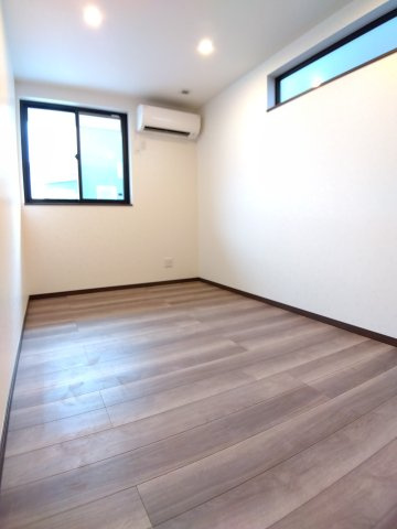 大久保袖ノ沢H棟の洋室|エアコン・クローゼット付き、洋室5.6帖