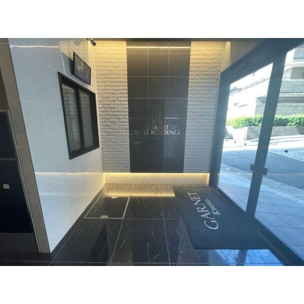 THE GARNET SUITE RESIDENCE 山科駅前のロビー