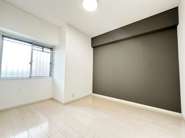 サンレスポアール　8階の洋室