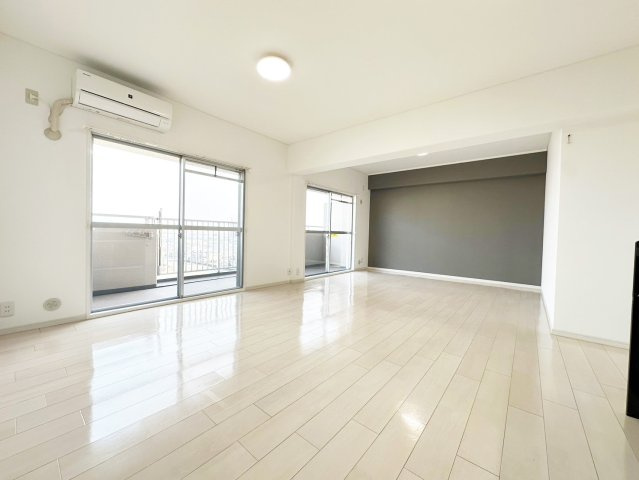 サンレスポアール　8階の居間・リビング