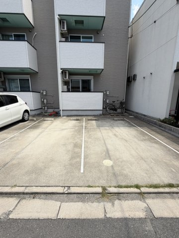 【駐車場】 | LA　SOIE