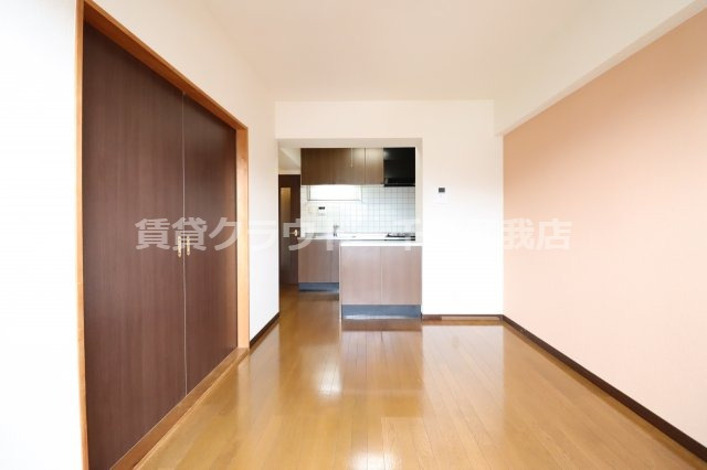 クレスト南町の居間・リビング|ゆったり過ごせる居間です