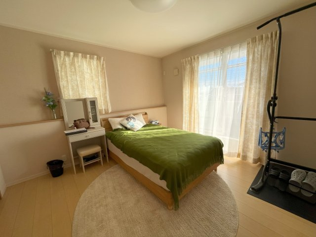 200㎡越え宅地！足利市西新井間　中古戸建の洋室|使い勝手のいい洋室です