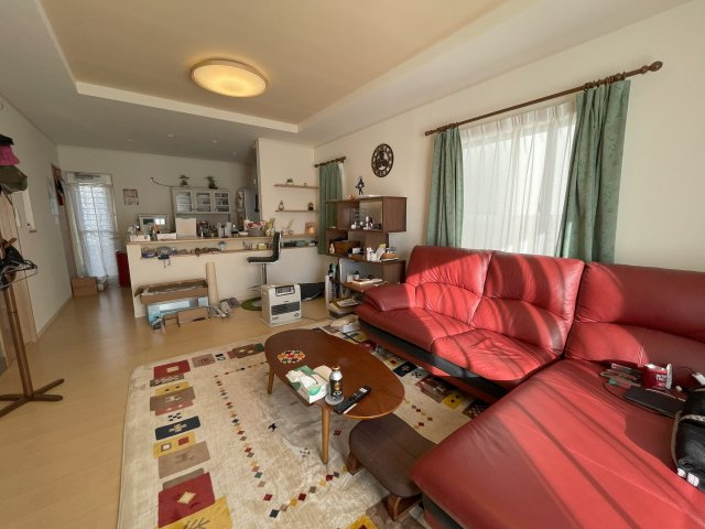 200㎡越え宅地！足利市西新井間　中古戸建の居間・リビング|ゆったり過ごせる居間です