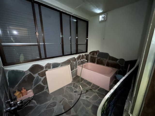 白笹温泉郷別荘　民泊定住不可の浴室|落ち着いた空間のお風呂です