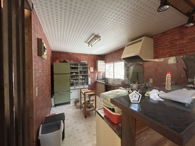 白笹温泉郷別荘　民泊定住不可のキッチン|スペースもあるのでお料理しやすいキッチンです