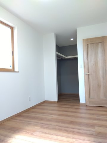 新井田西1丁目の洋室|２F：5.6帖洋室