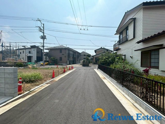 新築戸建　茅ヶ崎市中島の前面道路含む現地写真