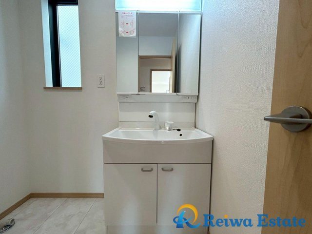 新築戸建　茅ヶ崎市中島の独立洗面台