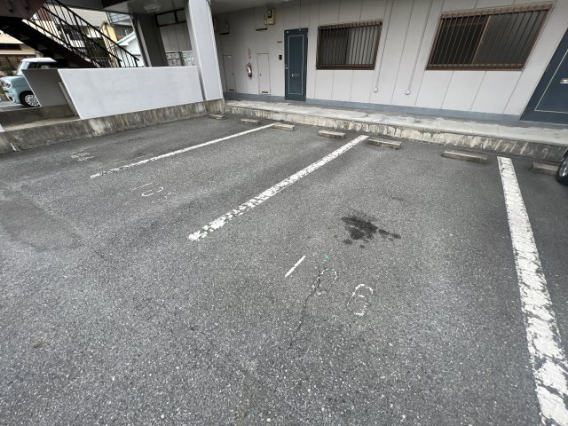 グランディオーズの駐車場