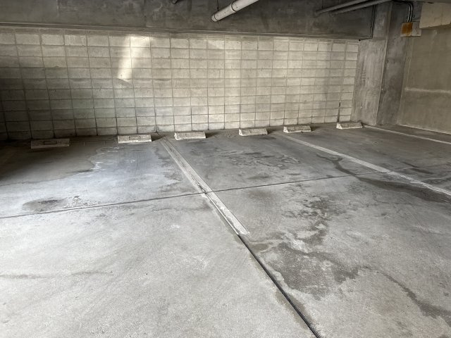シエル青山の駐車場