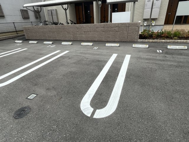 エスペランサ西庄の駐車場