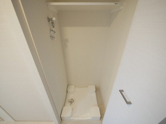 【設備】 | エスリード大阪クレストコート | 洗濯機置き場です