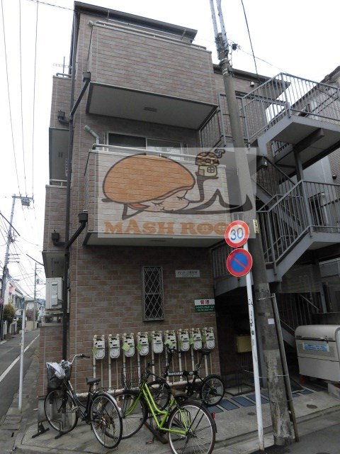 アレッサーナ東高円寺のエントランス
